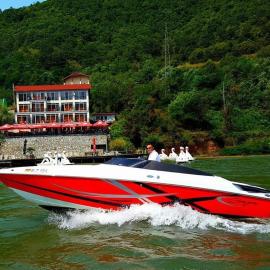Pensiunea Decebal Resort - Cazanele Dunarii，位于杜博瓦乡的酒店