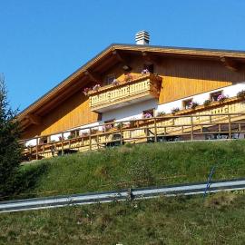 Belvedere Mountain Experience，位于Monno的酒店