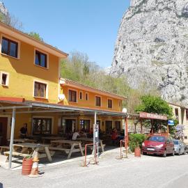 Hotel Garganta del Cares,位于庞西伯斯的酒店
