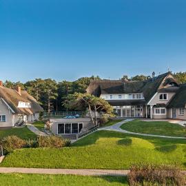 Strandhaus Ahrenshoop Boutiquehotel，位于阿伦斯霍普的酒店