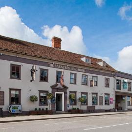 The Saracens Head Hotel - The Coaching Inn Group，位于大邓莫的酒店