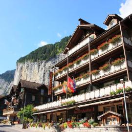 Hotel Oberland,位于劳特布龙嫩的酒店
