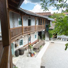 Apartments Valentinus 1800，位于塞扎纳的酒店