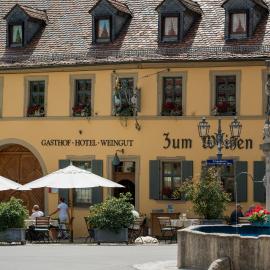 Gasthof zum Weißen Lamm，位于索梅拉的酒店