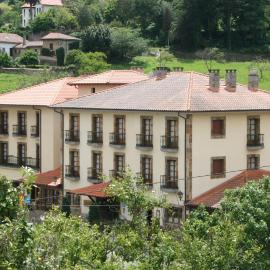 Hotel Valle Las Luiñas，位于索托德卢伊尼亚的酒店