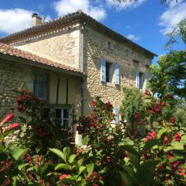 LE CLOS PASTEL Chambres d'hôtes et son studio suite - ADULTES ONLY，位于Virac的酒店