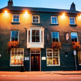 Old Kings Arms Hotel,位于彭布罗克的酒店
