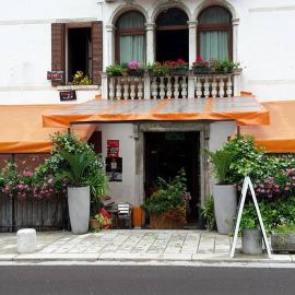 Ristorante Pizzeria al Mondo,位于Valstagna的酒店