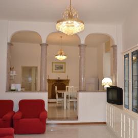 L'Antico Borgo，位于莱萨的酒店