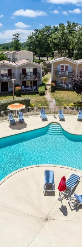 Vacancéole - Le Domaine du Golf d'Albret，位于巴巴斯特的酒店