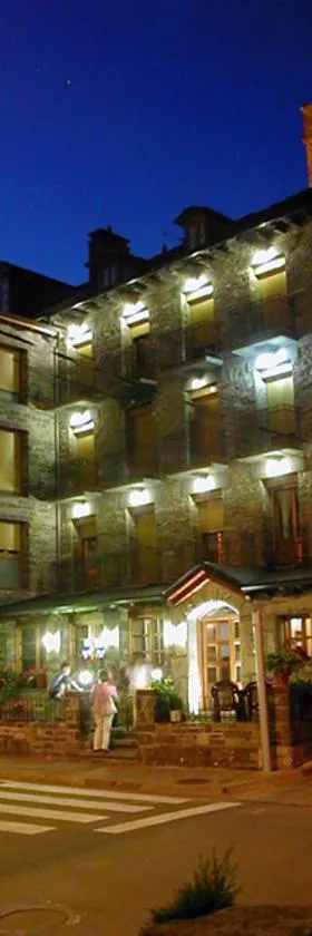 Apartamentos Gabarre，位于布罗托的酒店