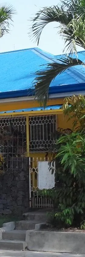 Yellow House Vacation Rental，位于苏比克的酒店