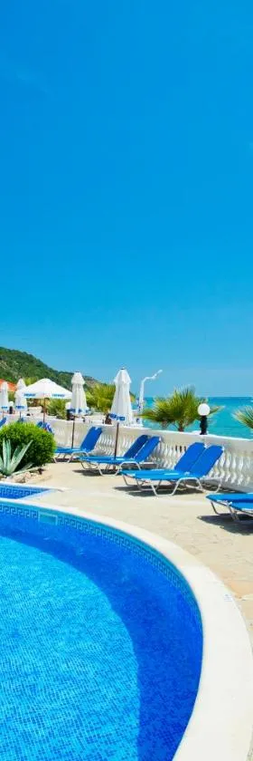 Royal Bay Hotel - All Inclusive，位于埃勒尼特的酒店