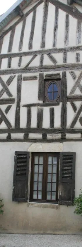 Chambres d'Hôtes de La Vallée Du Serein，位于Annay-sur-Serein的酒店