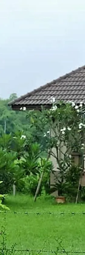 Jamjuree Garden，位于Ban Thung Ma Nieo的酒店