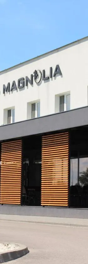 兹贾德芒谷利亚酒店，位于Pomiechówek的酒店