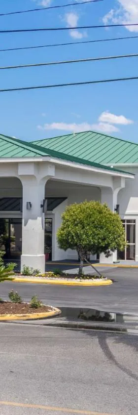 Motel 6 Waycross，位于韦克罗斯的酒店