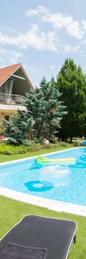 Villa Oliva Boutique Rooms Zamárdi，位于扎马迪的酒店