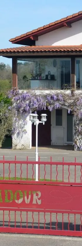 Maison d'hôtes MIRADOUR，位于塔尔诺斯的酒店