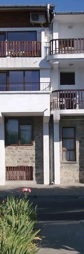 Guest House Tony，位于内塞伯尔的酒店