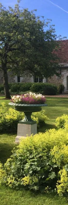 Le Manoir de Maucartier，位于Monnaie的酒店