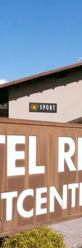 Hotel Sportcenter Fünf Dörfer AG，位于Zizers的酒店