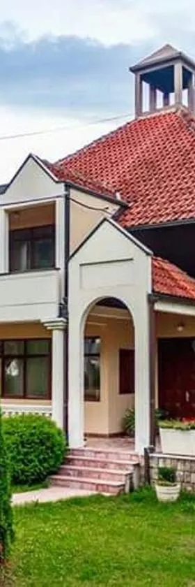 亚历山德拉公寓，位于巴伊纳巴什塔的酒店