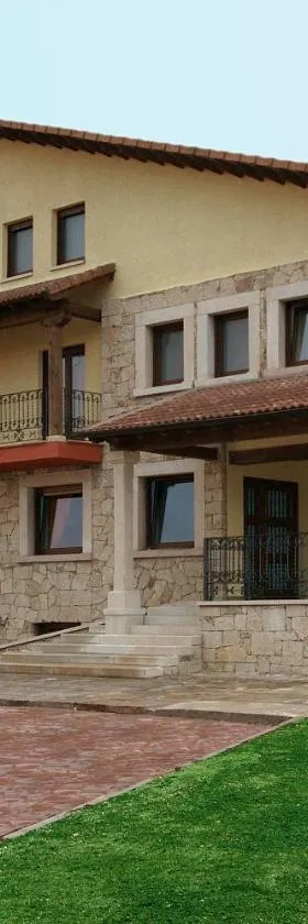 Hotel Garabatos，位于纳瓦雷东达德格雷多斯的酒店