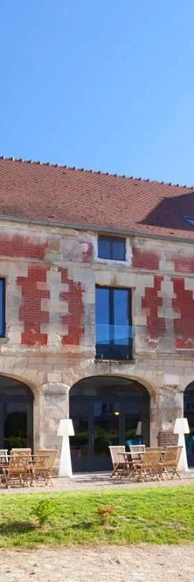 Les Tournelles - Chambres d'hôtes，位于Saint-Mesmes的酒店
