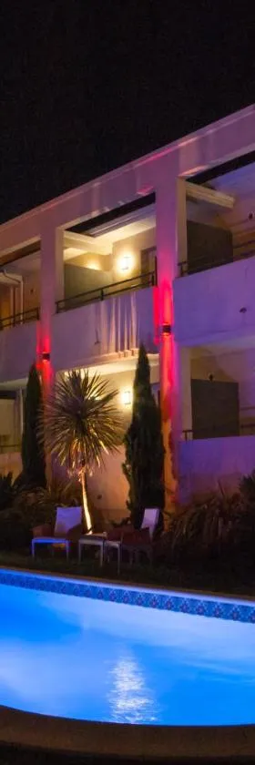 Logis Hôtel La Fauceille，位于佩皮尼昂的酒店