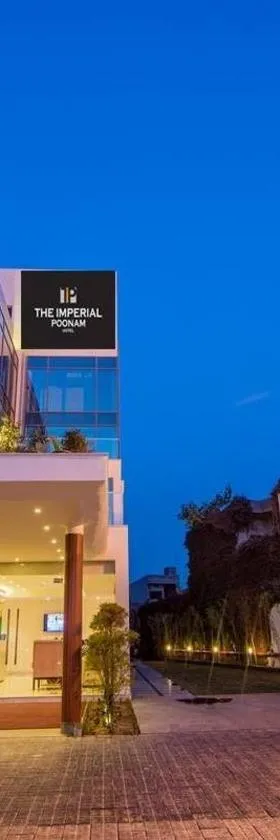 The Imperial Poonam Hotel，位于帕格瓦拉的酒店