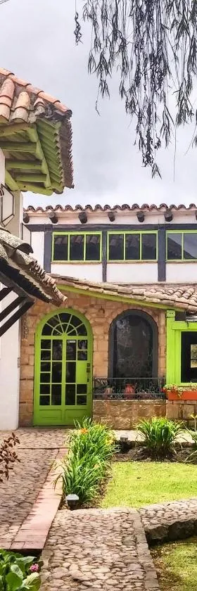 果园咖啡旅馆，位于瓜斯卡的酒店