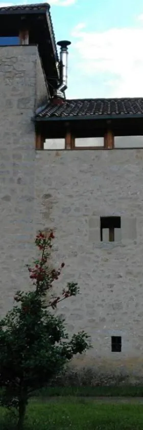 Casa Torre Cantoblanco，位于Barrón的酒店