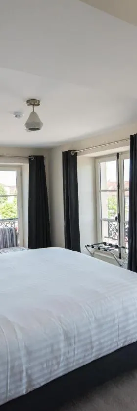 Hôtel Le Chantilly，位于尚蒂伊的酒店