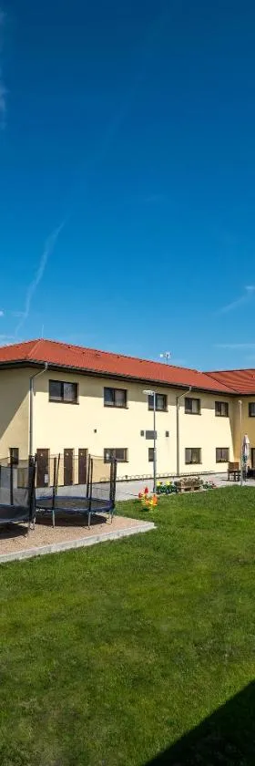 Hotel Na Farmě Choťovice，位于Choťovice的酒店