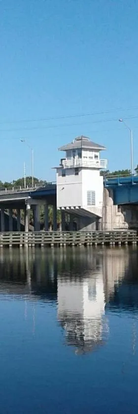 Big River Marina & Lodge，位于Astor的酒店