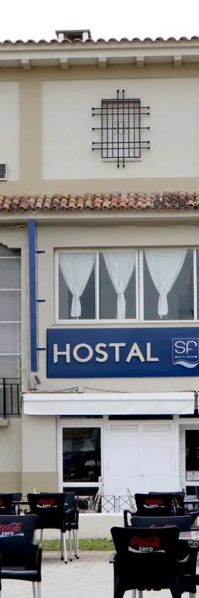 Hostal Victoria，位于拉卡尔洛塔的酒店