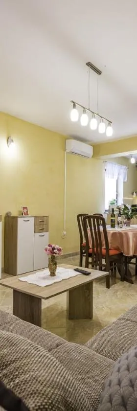 Apartment Sandi，位于廷詹的酒店