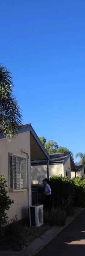 AAOK卡拉萨大篷车公园汽车旅馆，位于卡拉萨的酒店