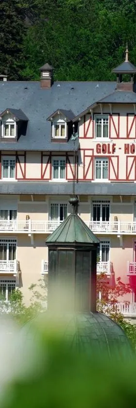Golf Hôtel，位于布里德莱班的酒店