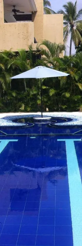 HERMOSA CASAQUINTA FAMILIAR CONDOMINIO CAMPESTRE EL PEÑON Piscina Privada Campo de Golf，位于吉拉尔多特的酒店