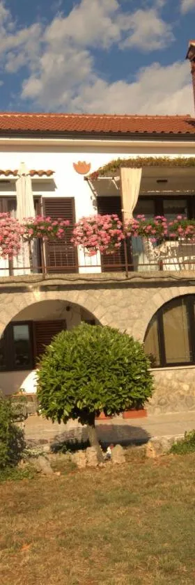Apartments Cvelic Milovcic，位于马林斯卡的酒店