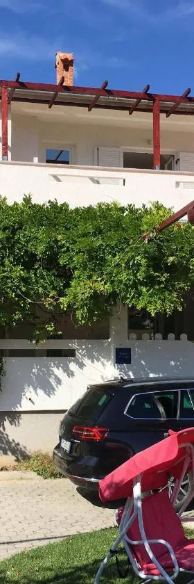 Apartments Bruno，位于Jurandvor的酒店