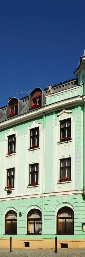 Hotel Růžek，位于赫拉尼采的酒店