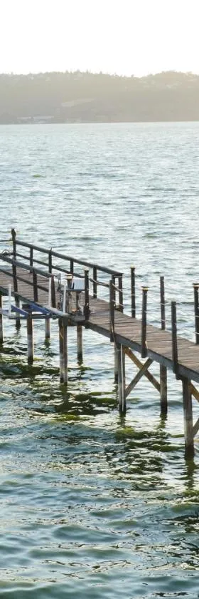 Bungalow on the lake，位于克利尔莱克的酒店