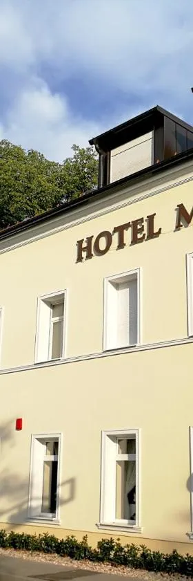 Hotel Maroon，位于萨格勒布的酒店