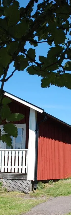 Allégården Kastlösa Stugor，位于摩尔比兰加的酒店