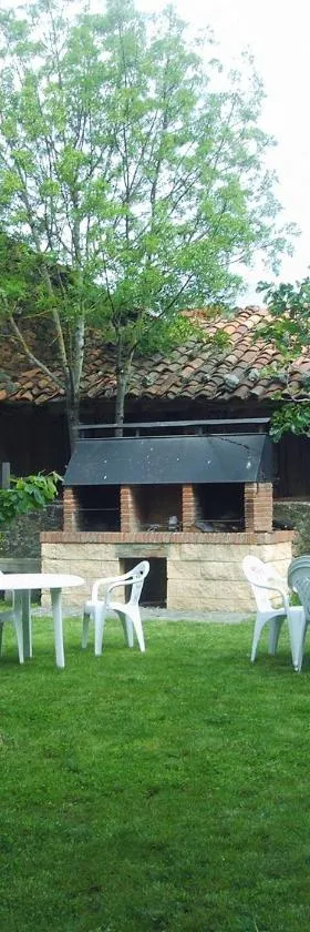 约瑟芬娜乡村度假屋，位于Aliezo的酒店