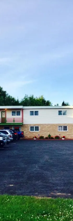 Cedars Motel，位于艾恩伍德的酒店