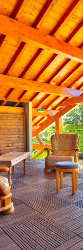 Logis Hôtel Restaurant Le Chalet du Mont Roland，位于多勒的酒店